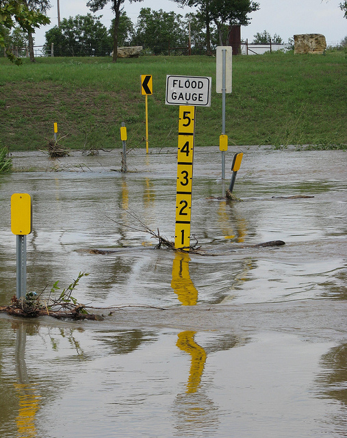 How To Escape a Flooding Car